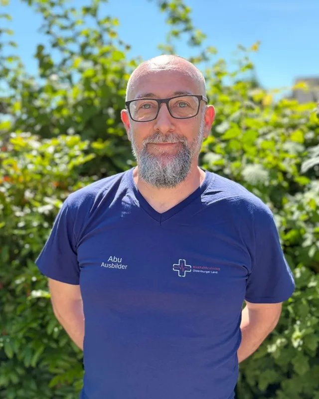 Abu, Ausbilder bei Notfalltraining Oldenburger Land